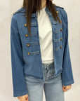 Giacca stile militare in denim con bottoni decorativi