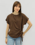 Blusa a righe con nodo laterale