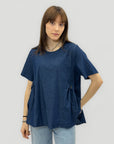 Blusa in denim leggero con pieghe laterali e bottoni