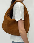 Borsa hobo in suede intrecciato