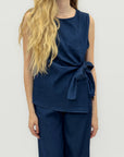 Completo fluido con top annodato e pantalone ampio