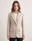 Blazer donna effetto tweed con revers Beige indossata da Polly 2, foto 1
