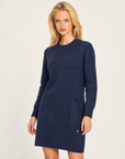 Abito in maglia donna blu con tasca a coste, indossato da Polly 7 - dettaglio della parte superiore