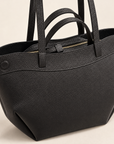 Borsa shopper in vera pelle con doppi manici colore nero – dettaglio pelle e manici