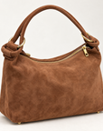 Borsa a spalla camel in vera pelle scamosciata con anelli dorati – vista a tre quarti