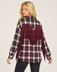 Camicia donna a quadri bordeaux con frange, Polly 7 - vista posteriore con frange