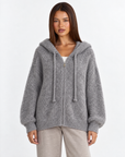 Cardigan donna misto mohair con cappuccio grigio — frontale con Polly 4