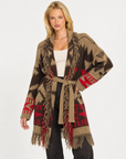 Cardigan donna fantasia geometrica con frange e cintura Beige, indossato da Polly 7 - dettaglio parte superiore