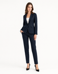 Blazer donna gessato blu con pantalone coordinato, vista tre quarti