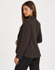 Cardigan donna modello blazer marrone indossato da Polly 4 - foto 3