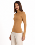 Dolcevita donna basic tinta unita con Polly 4 - Camel vista tre quarti