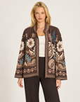 Giacca donna floreale e paisley marrone, indossata da Polly 7 - vista frontale