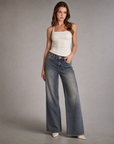 Jeans donna wide leg grigio washed D097-62 indossato, vista frontale