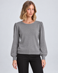 Maglia girocollo B13 11919 Grigio indossata da Polly 5 - vista frontale