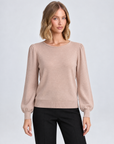 Maglia girocollo B13 11919 Rosa indossata da Polly 5 - vista frontale