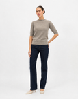 Maglia donna in lana Grigio, vista tre-quarti, indossata da Polly 6
