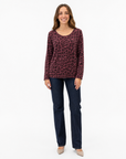 Maglia donna maculata bordeaux, figura intera