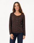 Maglia donna maculata marrone scuro, dettaglio mezzo busto