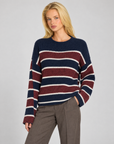 Maglia donna a righe blu indossata da Polly 7 — vista di tre quarti