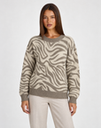 Maglia donna zebrata Panna con girocollo e bordi a costine, Polly 4 – vista frontale