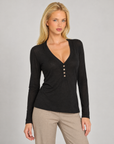 Maglia donna misto cashmere nero con scollo a V e quattro bottoni, Polly 7 - dettaglio parte superiore