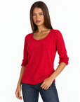 Maglia Donna in Cotone e Lana Girocollo n80 1202 Rosso con Polly 4 – primo piano tre quarti