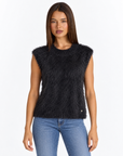Maglia donna effetto peluche con girocollo b7 7172 Nero con Polly 4 – frontale
