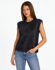 Maglia donna effetto peluche con girocollo b7 7172 Nero con Polly 4 – tre quarti