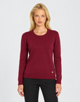 Maglione basic morbida girocollo n22 108 Bordeaux indossato da Polly 7 – frontale