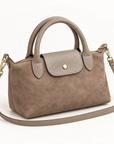Mini borsa effetto scamosciato taupe – vista tre quarti con tracolla