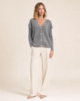 Cardigan morbido grigio n11 10273 indossato da Polly 5, vista frontale