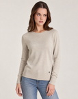 Maglia donna girocollo in misto viscosa con bordi a costine Beige indossata da Polly 2, foto 3