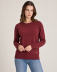 Maglia donna girocollo in misto viscosa con bordi a costine Bordeaux indossata da Polly 2, foto 3