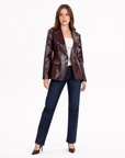 Blazer donna effetto pelle lucida bordeaux - vista tre quarti