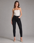 Pantaloni donna push-up slim MK5779-16 nero indossati a corpo intero