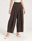 Pantaloni donna ampi con pinces marrone – Polly 5 – tre-quarti