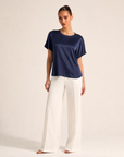 T-Shirt Satin Effetto Seta 82008 Blu indossata da Polly 6