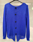 Pullover con bottoni sul dietro