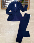 Pantaloni a sigaretta con svolta