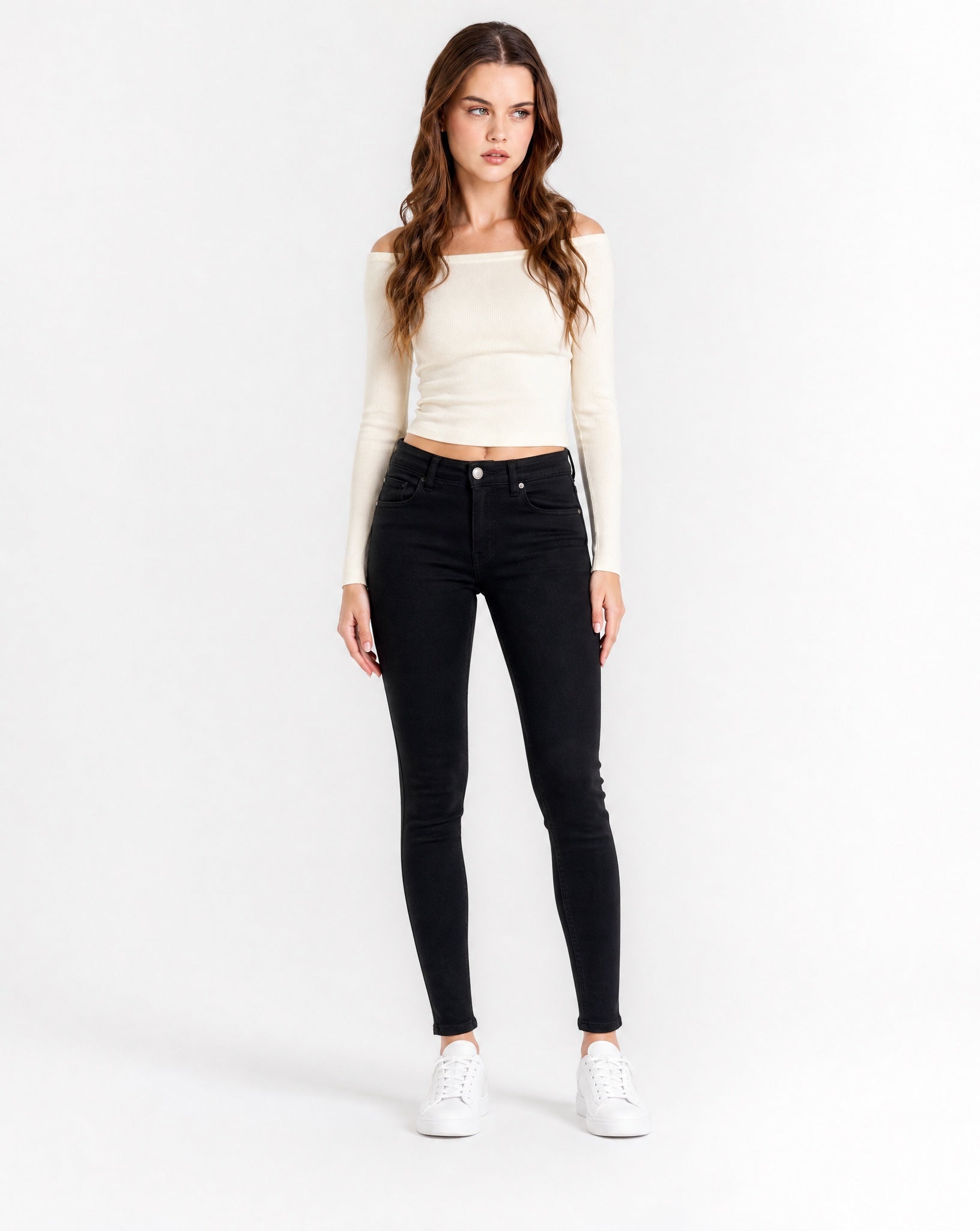 Pantaloni push-up donna 5460 neri indossati vista frontale