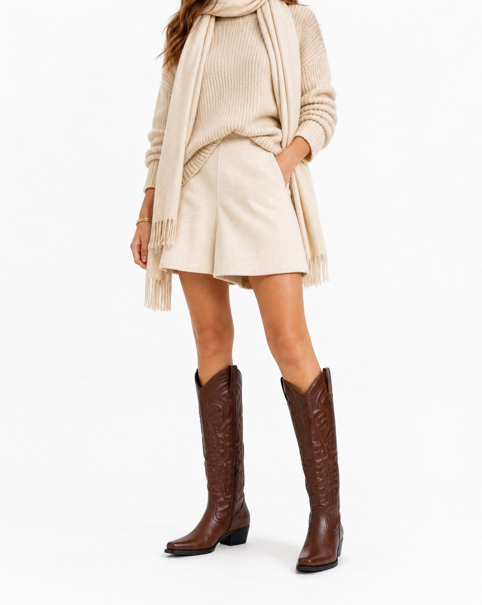 Stivali texani donna Rodeo marroni indossati con outfit autunnale