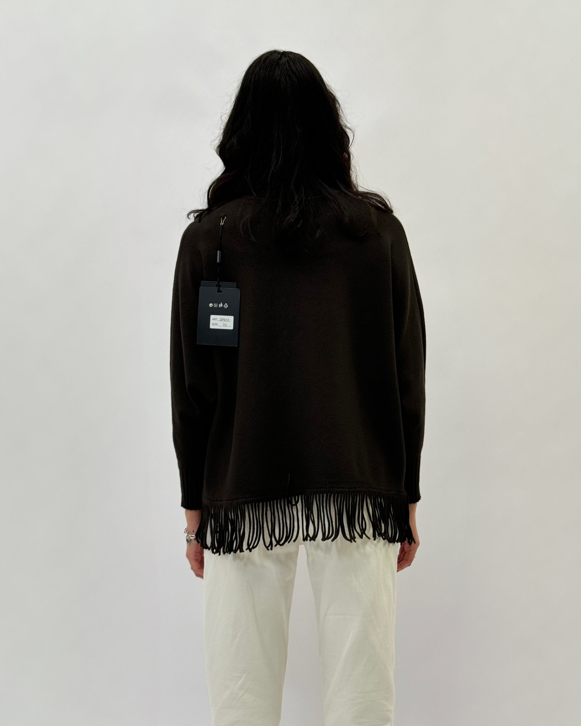 Maglione ampio dolcevita con frange