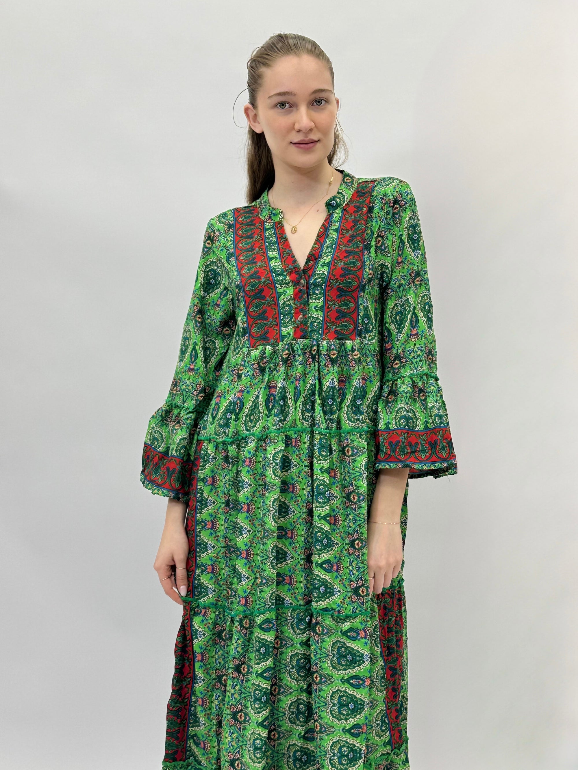 Abito con fantasia indie con scollo alla coreana