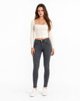 Pantaloni push-up donna 5460 grigi indossati vista frontale