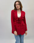 Blazer con dettaglio cintura e fiore