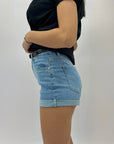 Pantaloncini con cintura e svoltino