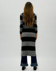 Cardigan lungo a righe con bottoni – Chic e versatile