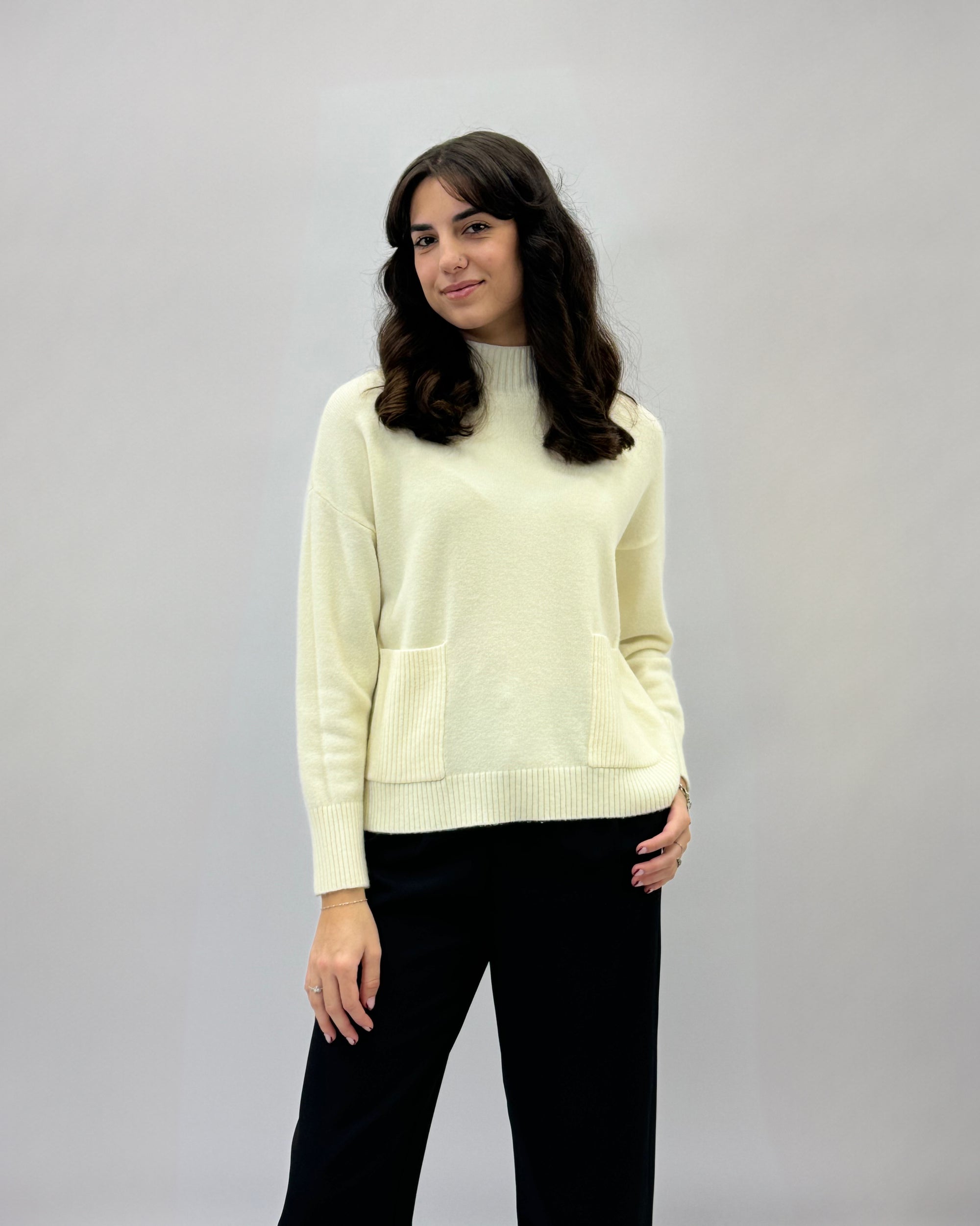 Pullover lupetto con tasche frontali misto lana
