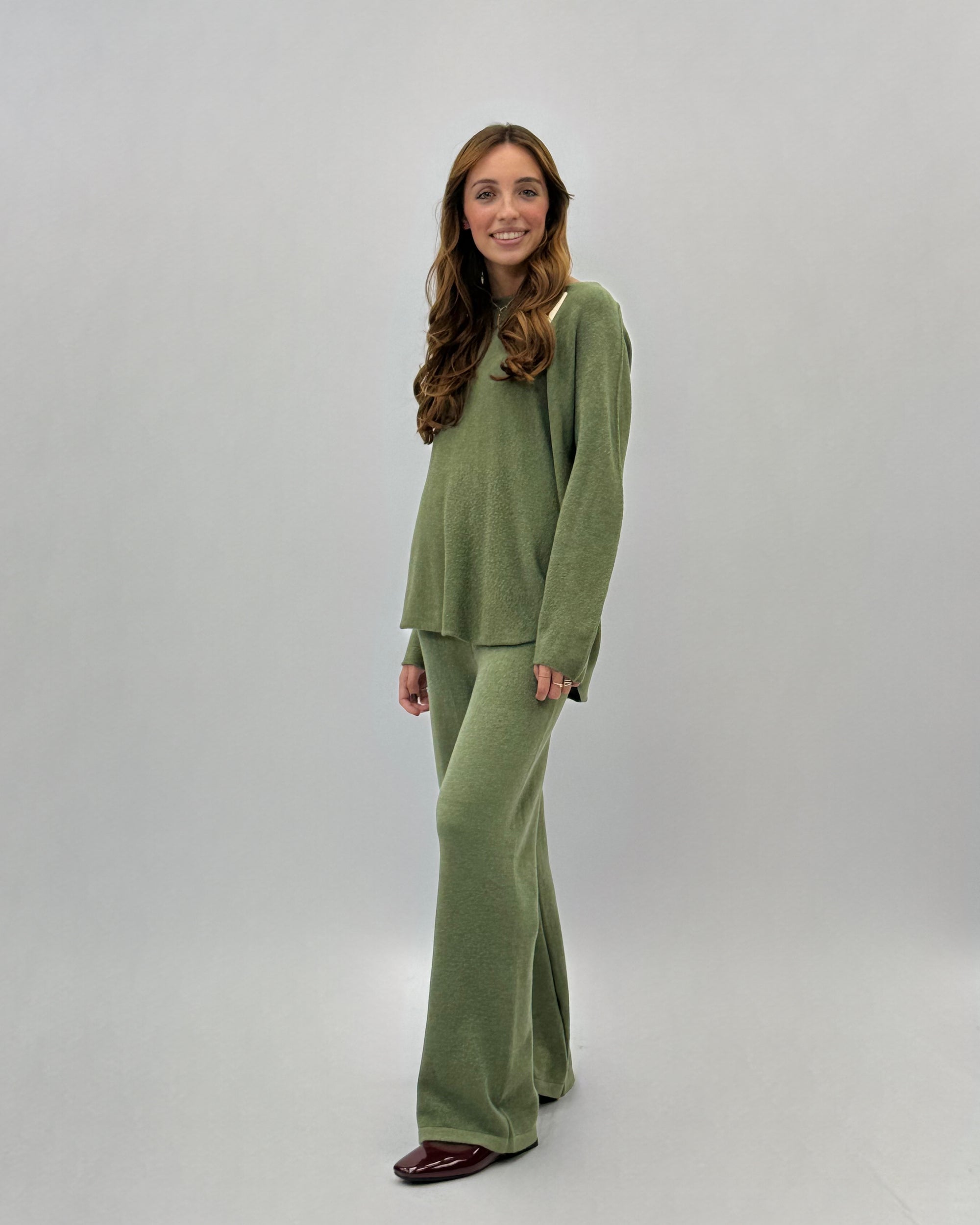 Completo morbido in maglia tinta unita