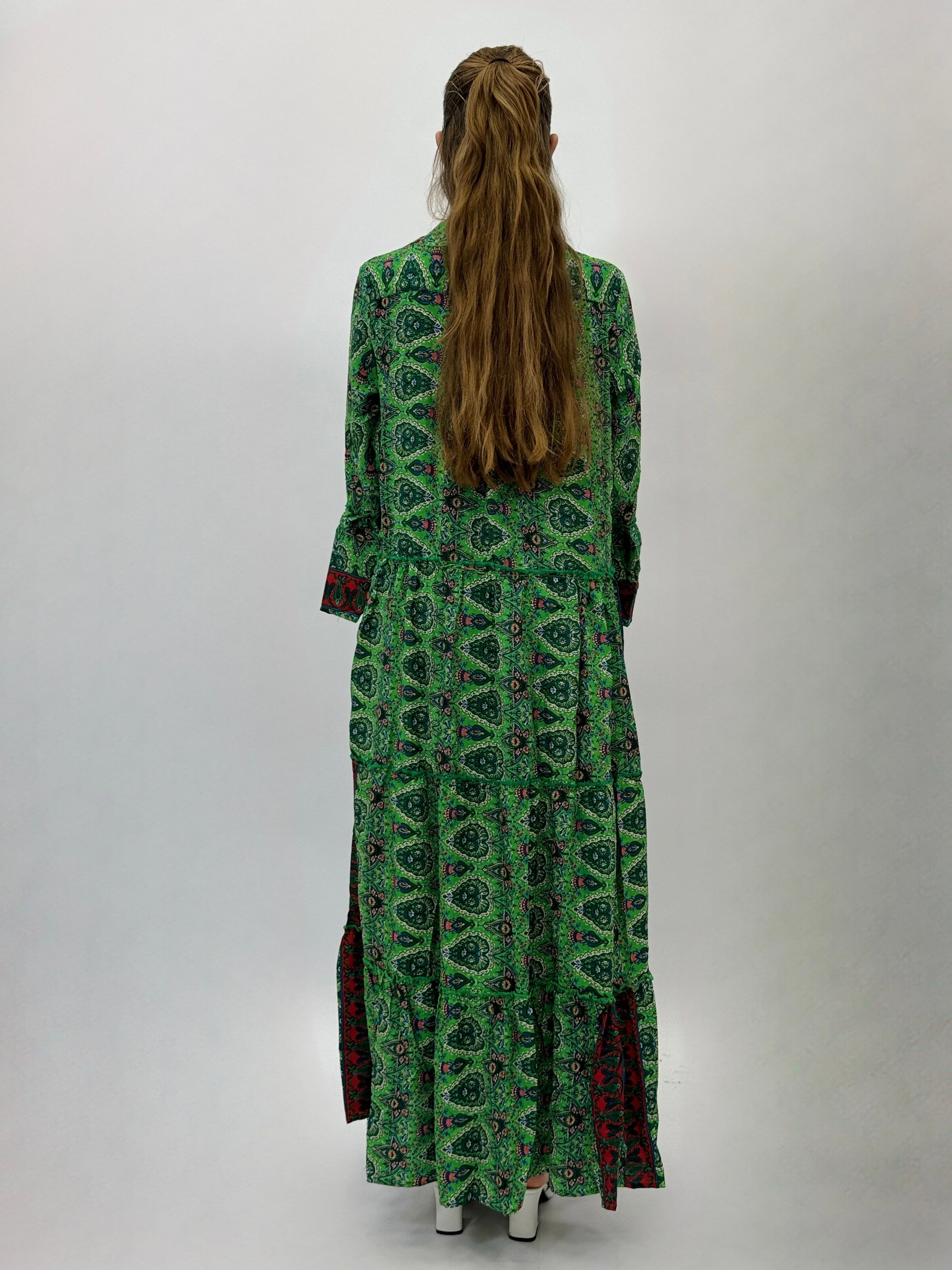 Abito con fantasia indie con scollo alla coreana